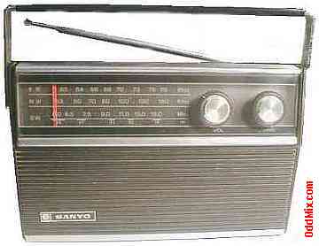 Transistor Radio Set Sanyo 10G-831-HU Multiband AM FM SW Solid State Classic Vintage [11 KB]